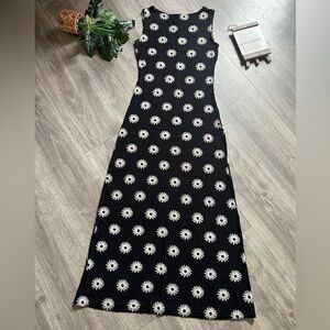 Charlotte Russe 90s Y2K Daisy Flower Slinky Sleeveless Maxi Dress. Size S